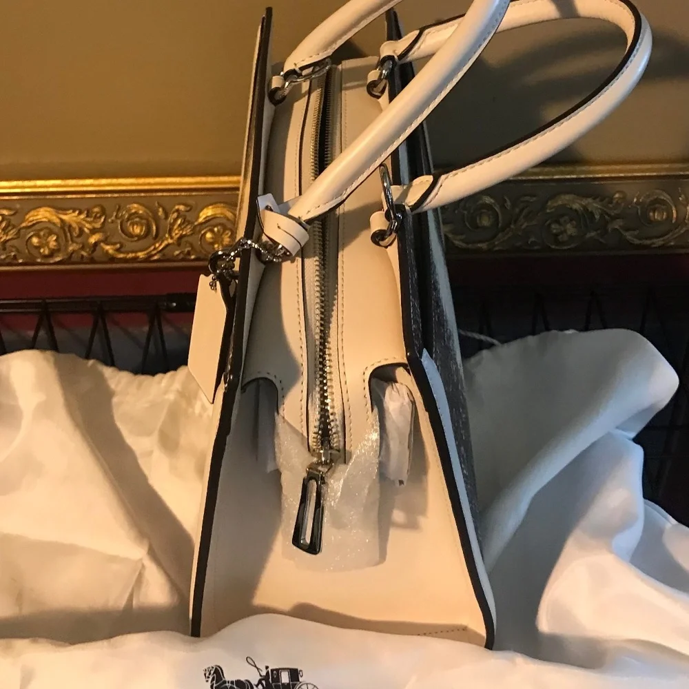 Coach Purse - Picture 2 of 6